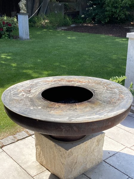 Feuerschale gross mit Grillplatte