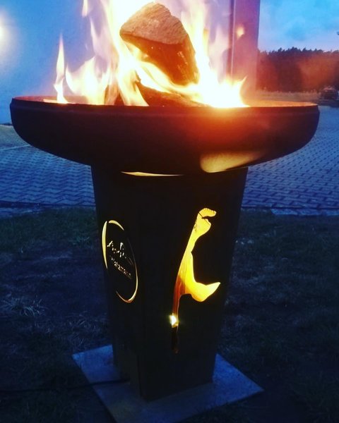 Feuerschale mit Standfuß