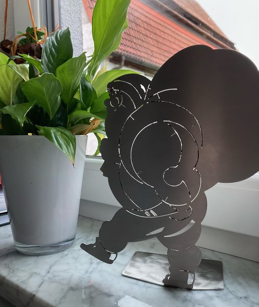 Nikolaus aus Edelstahl schwer bepackt